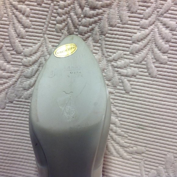 Lladro Figurine of Victorian Lace-up Shoe Active - Picture 11 of 14